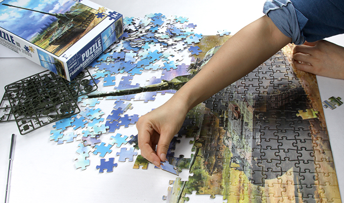 FS-004 German Panzerhaubitze 2000 Self-Propelled Howitzer Puzzle Meng