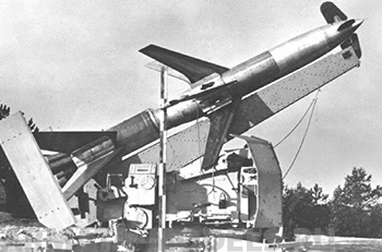 CB35050 German Rheinmetall ‘Rheintochter’ R-2  anti-aircraft missiles and launcher