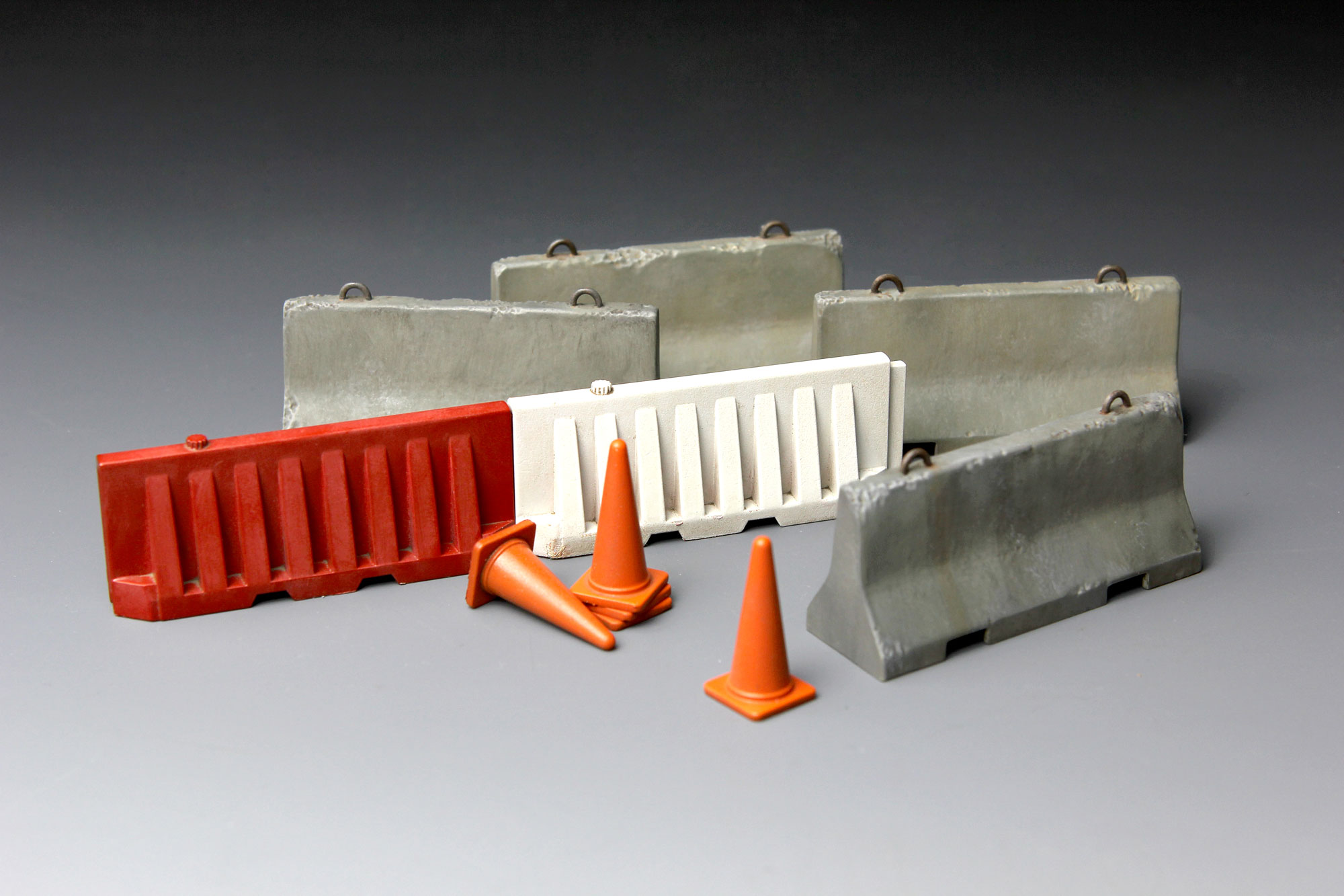 SPS-012 Concrete & Plastic Barrier Set