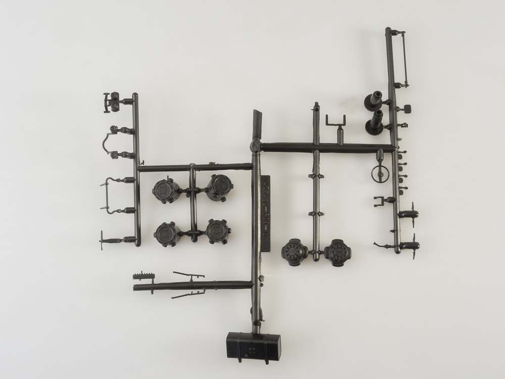 1177KIT Сборная модель МАЗ-6422 седельный тягач, поздний AVD Models