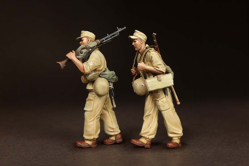 3614SOGA MG-34 team Fallschirmjager- Brigade Ramcke. El Alamein, August 1942. SOGA Miniatures