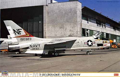 09775 Самолет F-8E CRUSAIDER DOUBLE NUTS Hasegawa