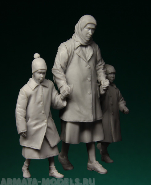 3071STAL Беженцы 3 фигурки Stalingrad