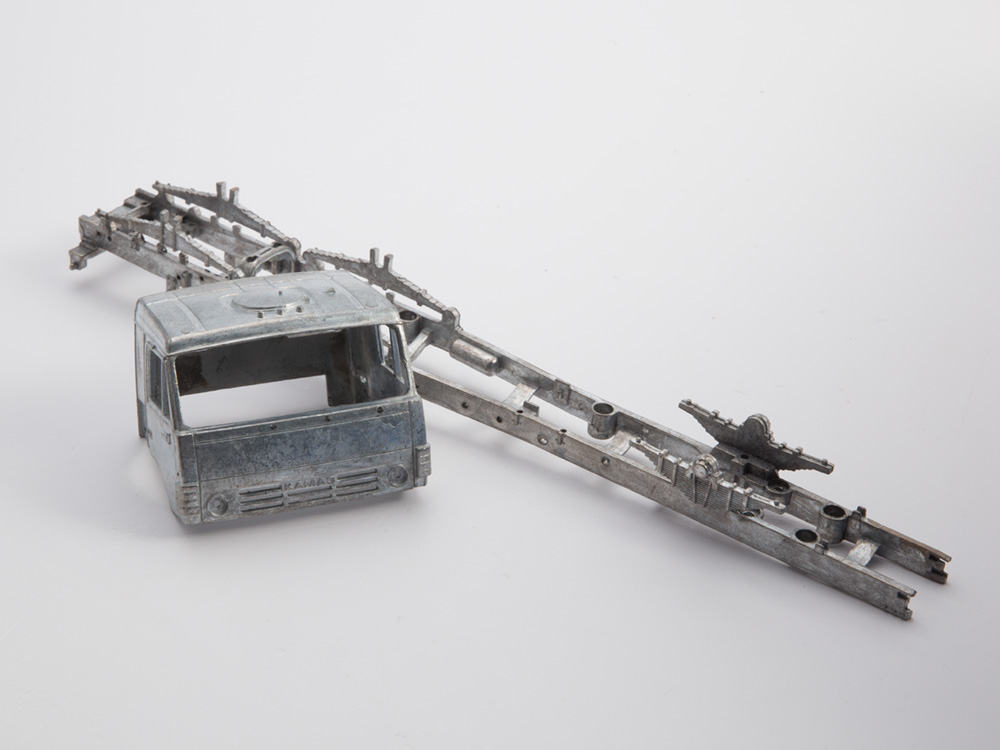 1435AVD Сборная модель КАМАЗ-6560 бортовой AVD Models