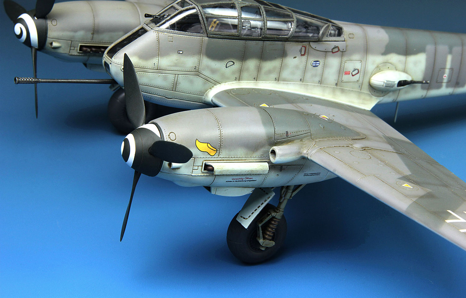 LS-001  Messerschmitt Me 410B2/U4 1/48 Meng
