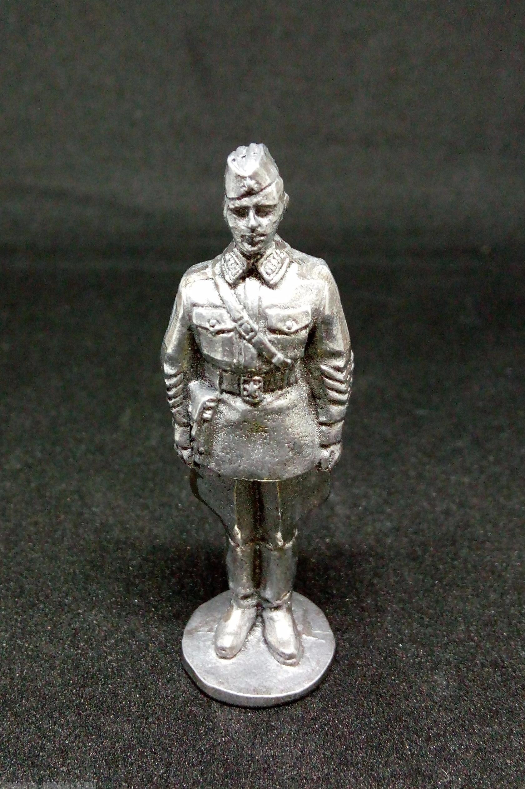 Н-7-080 Командир танкистов в пилотке Солдатики "Ура"