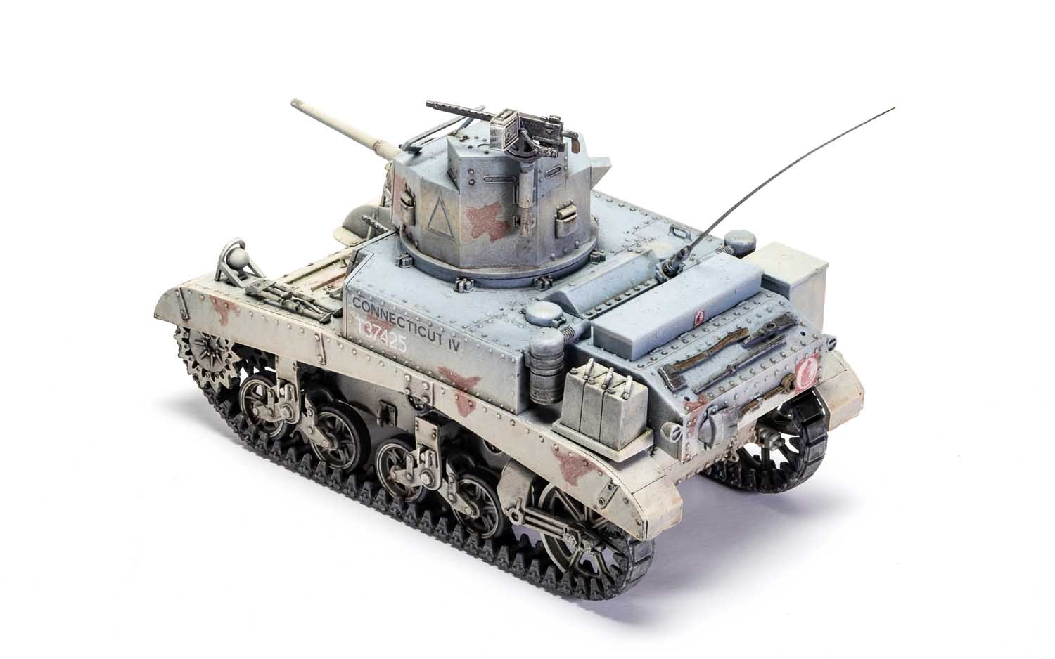 A1358 Сборная модель Танка M3 Stuart Honey (British Version) Airfix