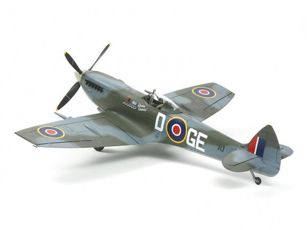 60321T Supermarine Spitfire Mk.XVIe, с набором фототравления, 2 фигурами пилотов и подставкой Tamiya