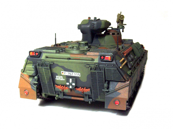 35162T Современный немецкий БTР Marder 1A2 с ракетной установкой Милан Tamiya