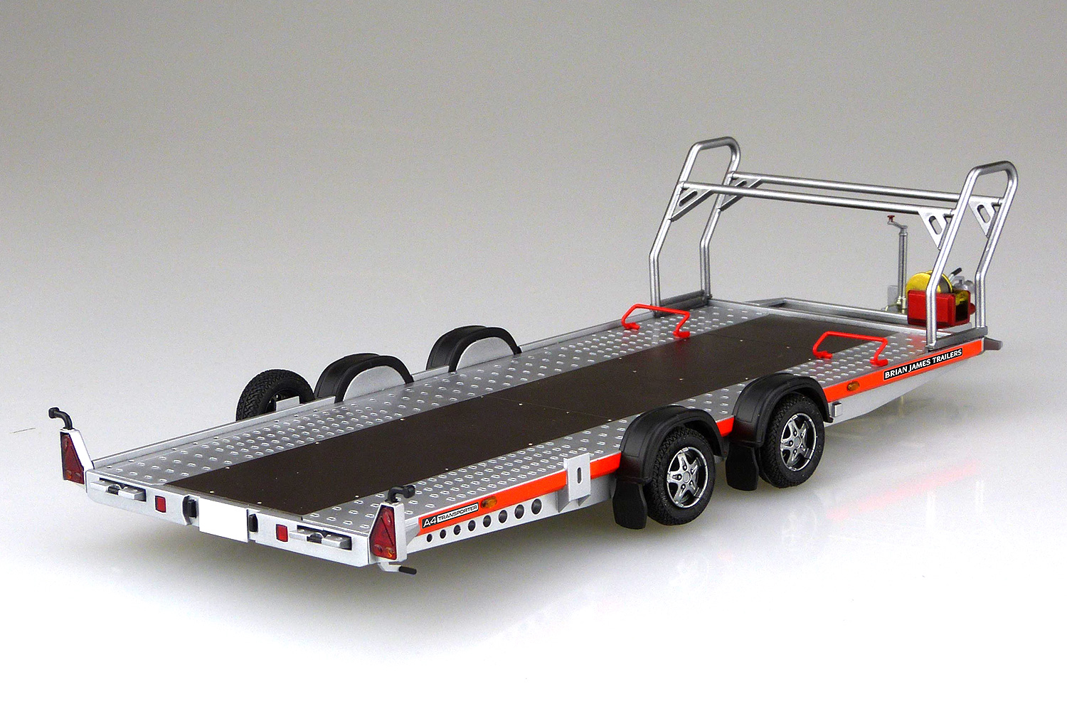 05260 Brian James Trailers A4 Transporter Aoshima