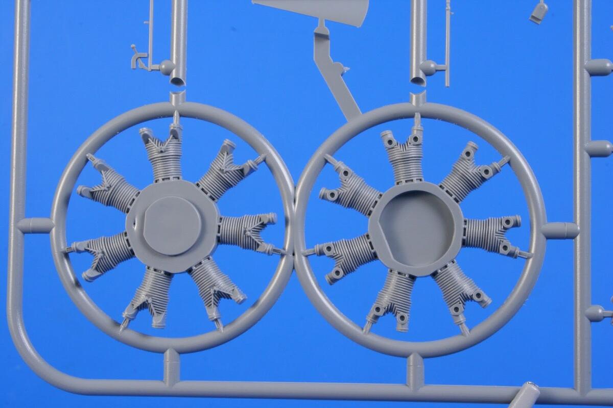 SH32068 IAR-81C Rumanian Defender Special Hobby