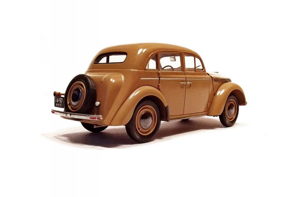 35479 Советский легковой автомобиль Москвич-401-420 ICM