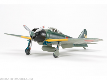 61108T Mitsubishi A6M3/3a (ZEKE), с четырьмя фигурами пилотов Tamiya